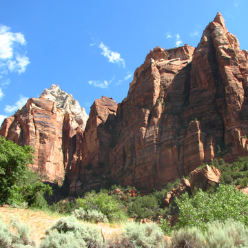 Breathtaking views in Zion National Park. Learn more about visiting Bryce, Arches & Zion on the blog.