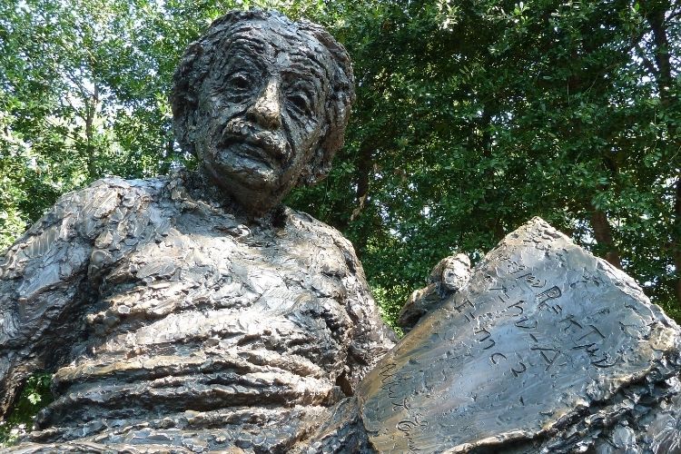 Albert Einstein memorial - 10 Fun Ways to Experience Washington DC